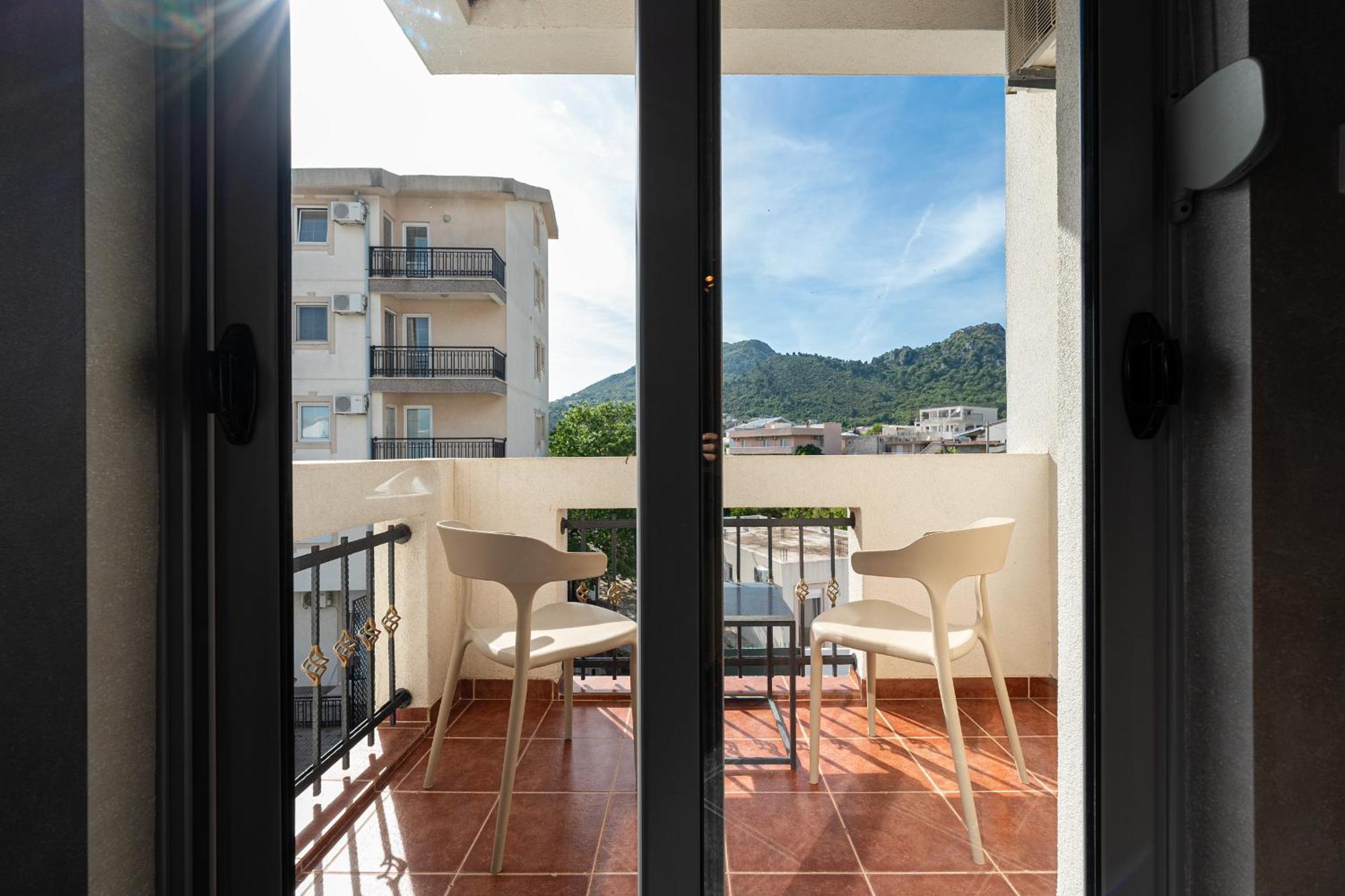 Delfin Apartments Sutomore Rum bild