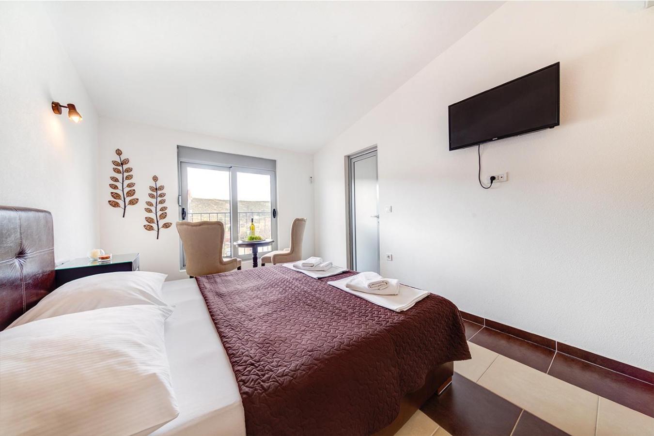 Delfin Apartments Sutomore Rum bild
