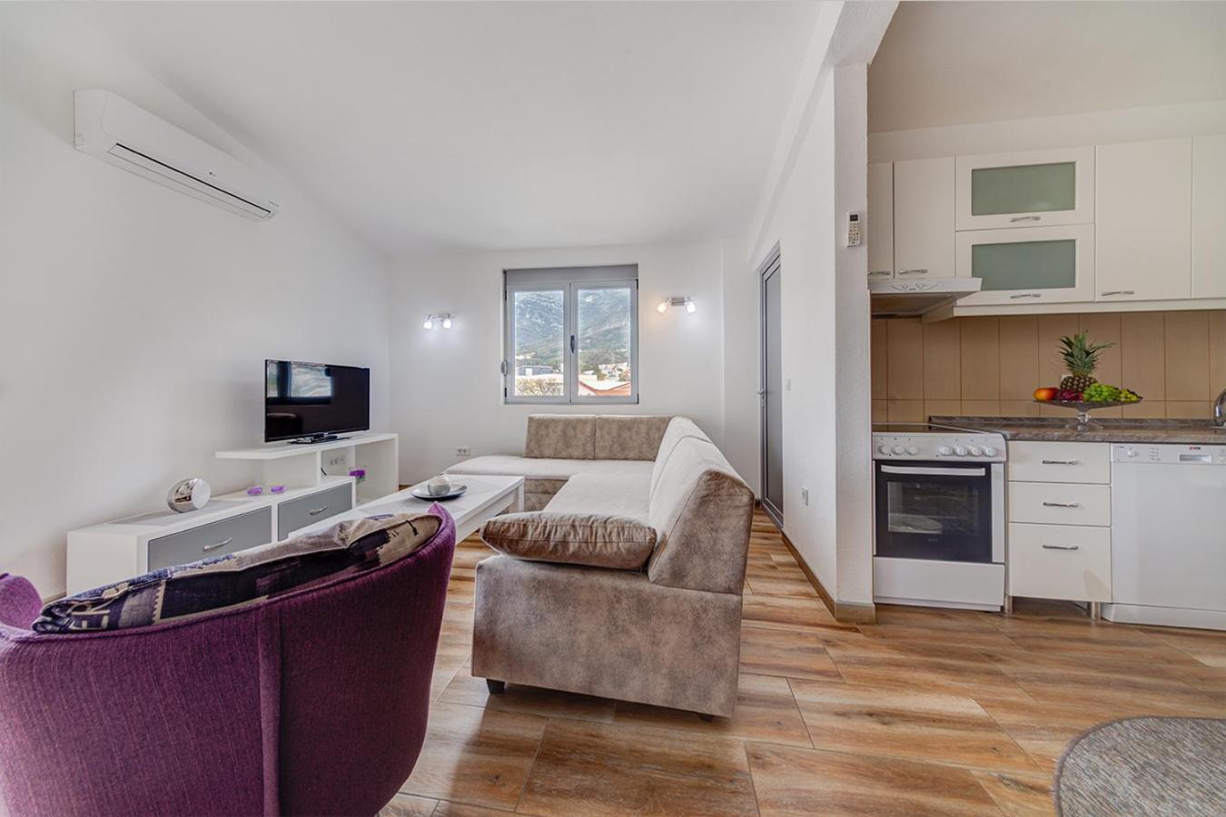 Delfin Apartments Sutomore Rum bild